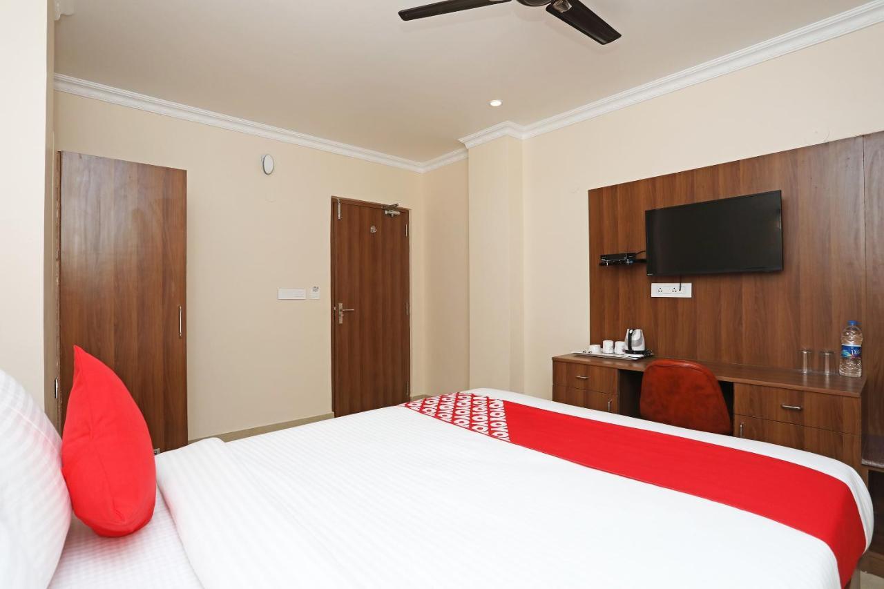 Hotel Oyo 13528 Kumud Plaza Bhubaneswar Zewnętrze zdjęcie