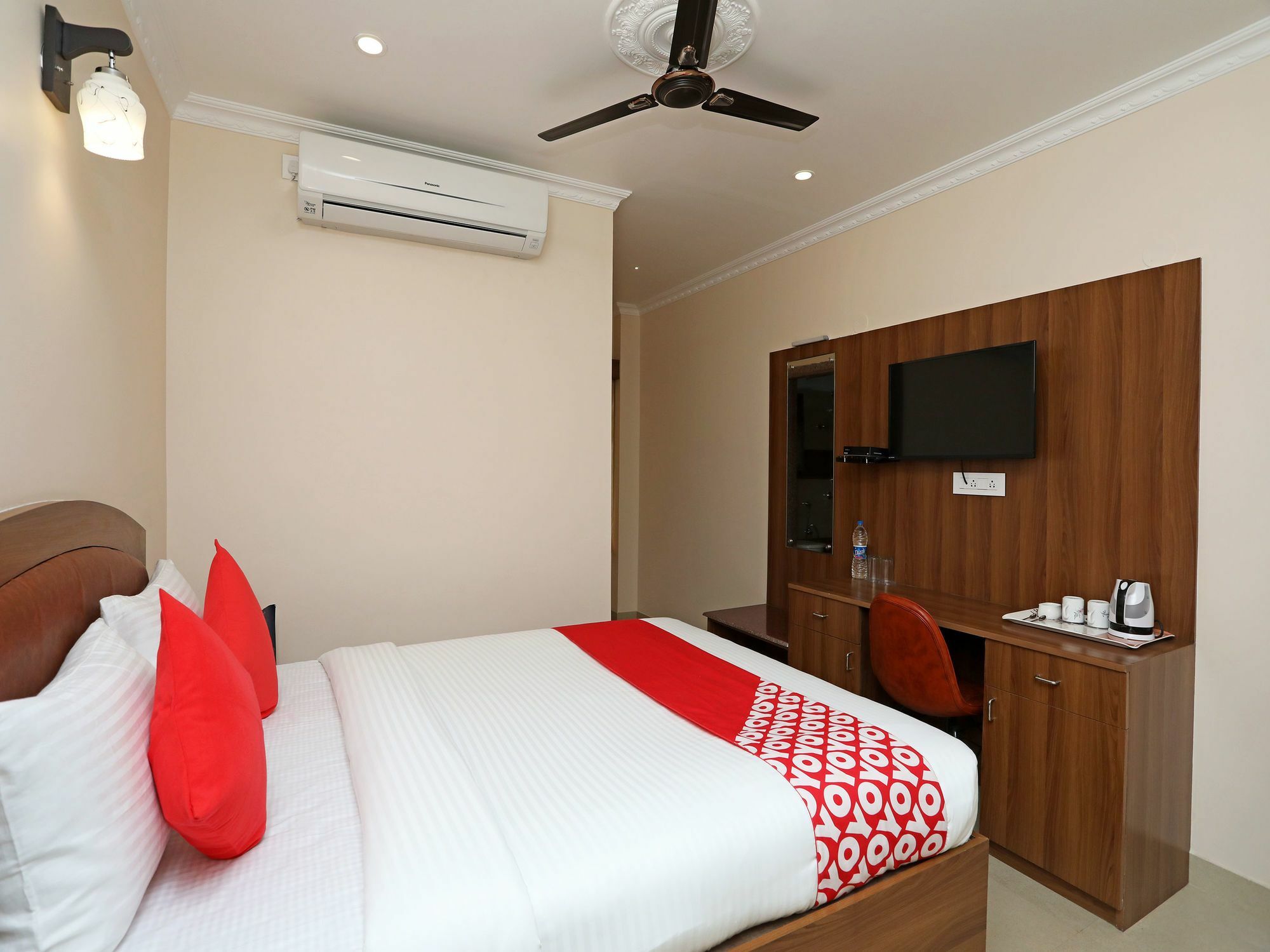 Hotel Oyo 13528 Kumud Plaza Bhubaneswar Zewnętrze zdjęcie